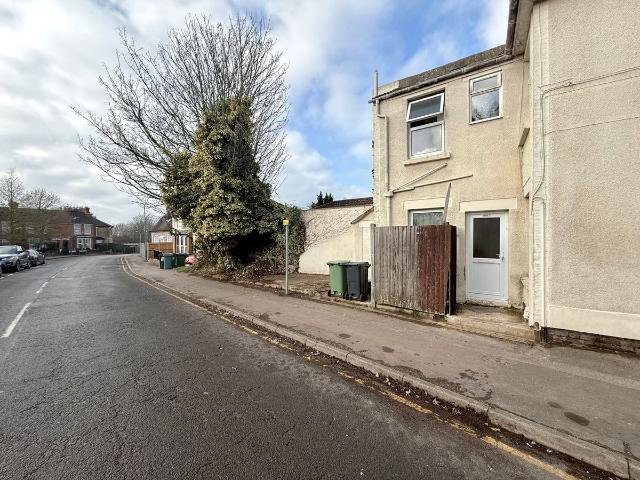 Penenden Heath, Maidstone ME14, 1 bed flat to rent, £875 pcm | PrimeLocation