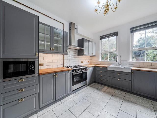 Penerley Road, London, SE6 5 bed house to rent £3,250 pcm £750 pw