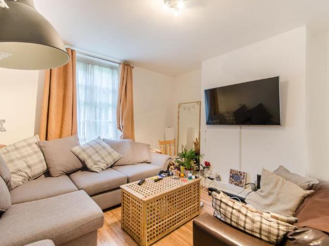 Penfold Street, St John's Wood. 2 bed flat to rent £2,600 pcm £600 pw