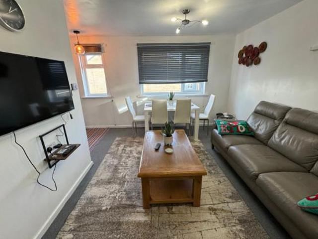 Penford Court, Cardiff CF24 2 bed house to rent £1,100 pcm £254 pw