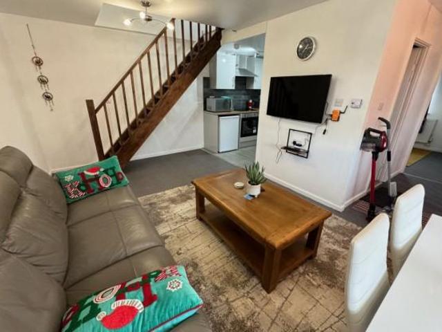 Penford Court, Cardiff CF24 2 bed house to rent £1,100 pcm £254 pw