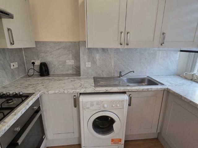 Penge Road, London SE20, 2 bed flat to rent, £1,550 pcm | PrimeLocation