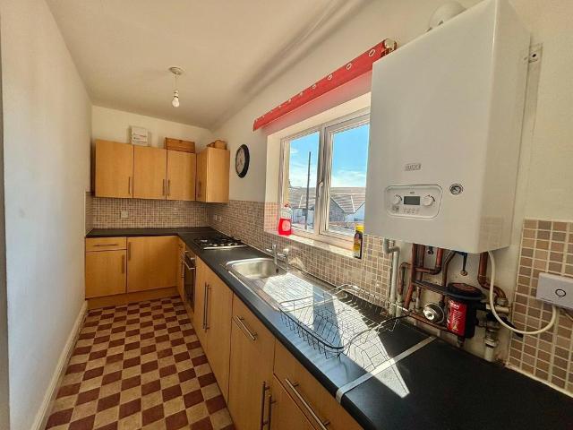 Pengry Road 2 bed flat to rent £750 pcm £173 pw
