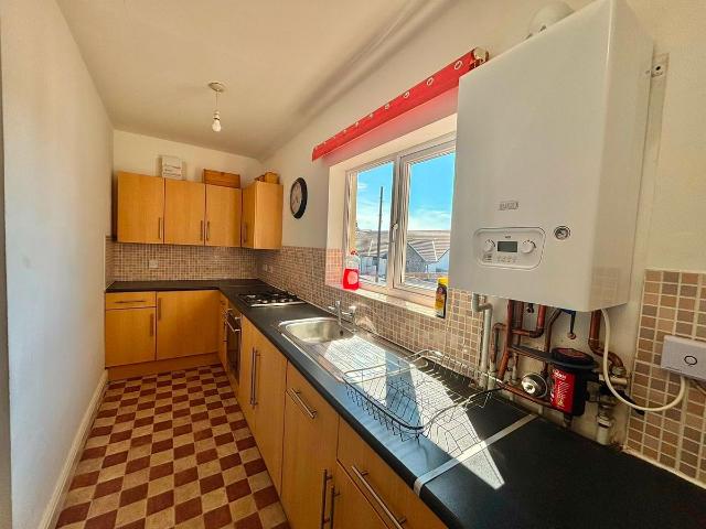 Pengry Road, Loughor, Swansea SA4, 2 bed flat to rent, £750 pcm | PrimeLocation
