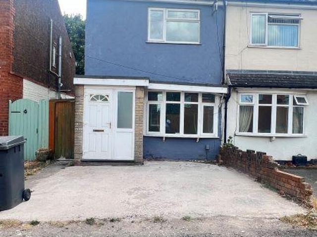 Penhallow Drive, Wolverhampton WV4 3 bed semi detached house to rent £1,050 pcm £242 pw