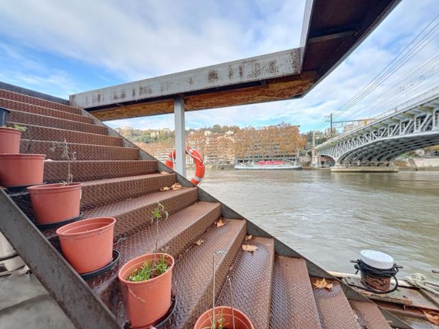 Péniche habitation 204 m² à deux pas de Perrache et du centre ville