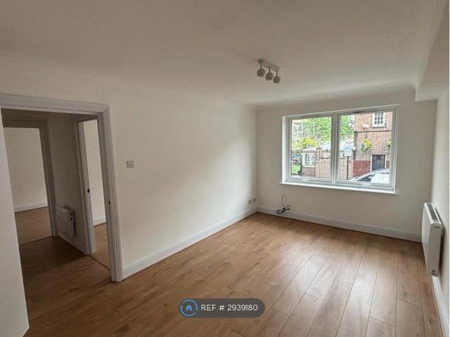 Peninsula Court, London E14, 2 bed flat to rent, £1,900 pcm | PrimeLocation