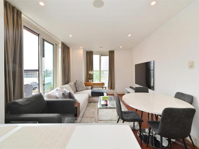 Peninsula Apartments, London, W2 2 bed apartment to rent £5,200 pcm £1,200 pw