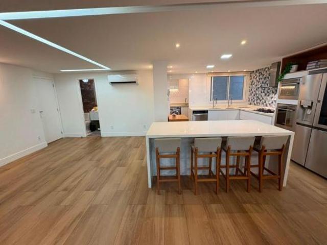 Península lazer, 04 Quartos 180m2 com Suíte Andar alto, Varanda Gourmet, Reforma Capa de revista