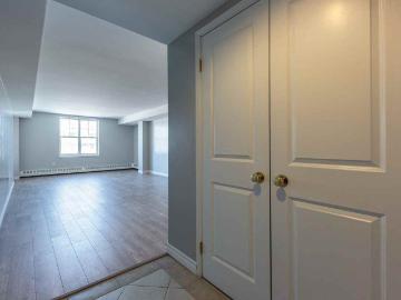 Peninsula Place 3 Bedroom Apartment for Rent at 1015 Barrington St, Halifax, NS B3H 4R4
