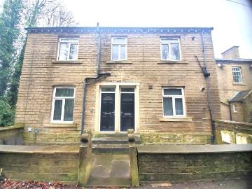 Penistone Road, Kirkburton, Huddersfield HD8, 2 bed flat to rent, £795 pcm | PrimeLocation