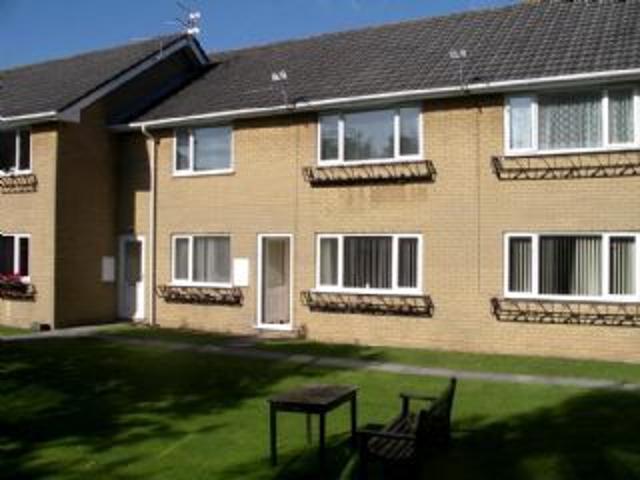 Penlline Road, Whitchurch, Cardiff CF14, 2 bed flat to rent, £1,125 pcm | PrimeLocation