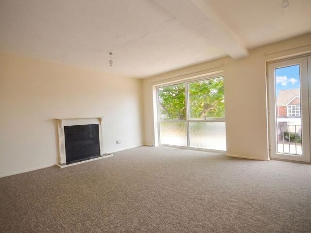 Penn Road, Beaconsfield HP9, 3 bed flat to rent, £1,750 pcm | PrimeLocation