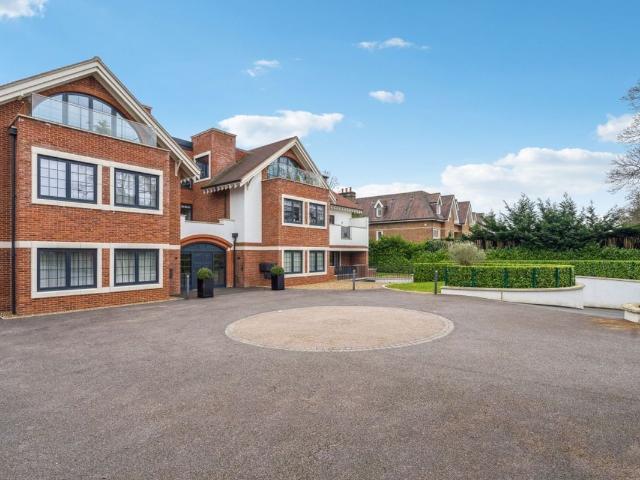 Penn Road, Wellington Court HP9, 3 bed flat to rent, £6,500 pcm | PrimeLocation