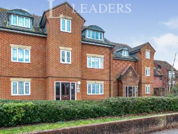 Pennant Way, Purewell, Christchurch. 2 bed flat to rent £1,075 pcm £248 pw