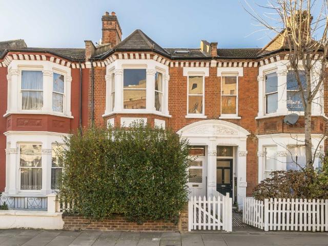 Pennard Road, Shepherds Bush W12, 3 bed flat to rent, £3,450 pcm | PrimeLocation
