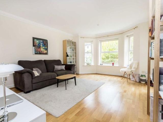 Penners Gardens, KT6, London