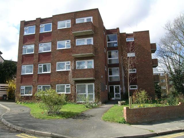 Pennington Lodge, Surbiton KT5, 2 bed flat to rent, £1,750 pcm | PrimeLocation
