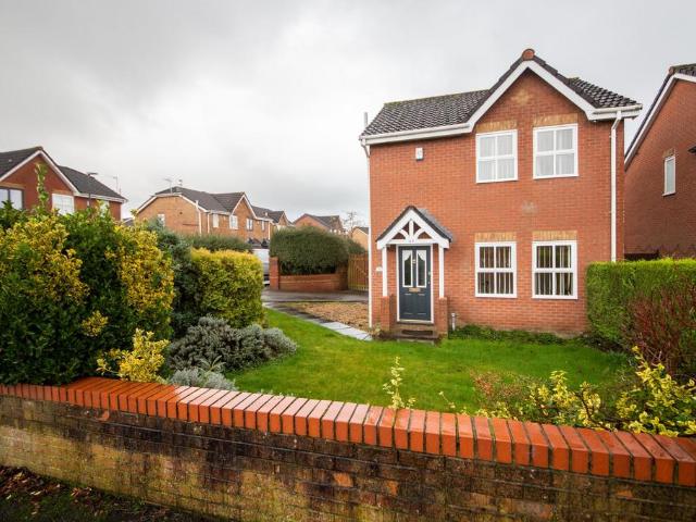 Pennington Road, Leigh, WN7 3 bed detached house to rent £1,050 pcm £242 pw