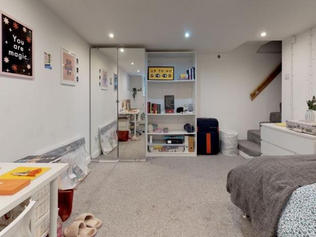 Pennington Terrace, Woodhouse, Leeds LS6, 3 bed shared accommodation to rent, £424 pppm | PrimeLocation
