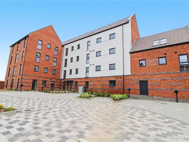 Penny Black Lane, Alkerden, Ebbsfleet. 2 bed flat to rent £1,721 pcm £397 pw