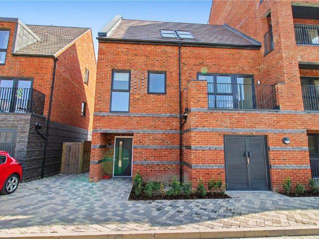 Penny Black Lane, Alkerden, Ebbsfleet Valley, Swanscombe DA10, 3 bed maisonette to rent, £1,950 pcm | PrimeLocation