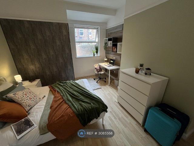 Penny Lane, Liverpool L18, 2 bed flat to rent, £1,387 pcm | PrimeLocation