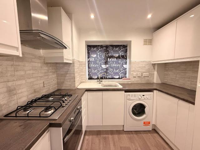 Pennymead, Harlow CM20, 2 bed flat to rent, £1,450 pcm | PrimeLocation