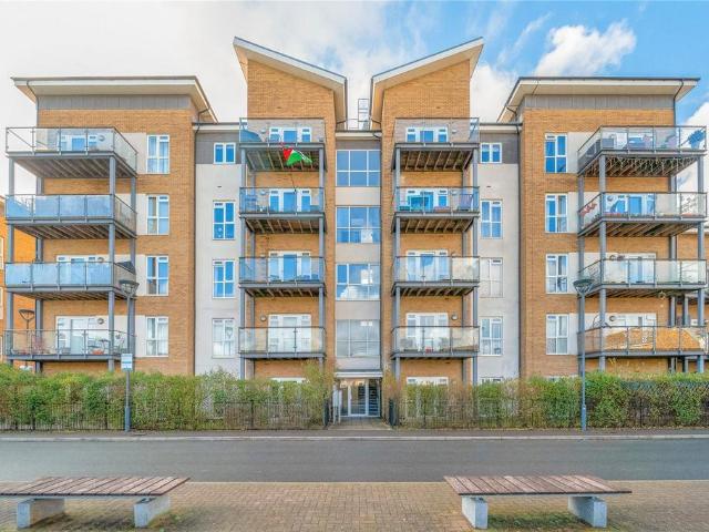 Pennyroyal Drive, West Drayton, UB7 3 bed apartment to rent £2,400 pcm £554 pw