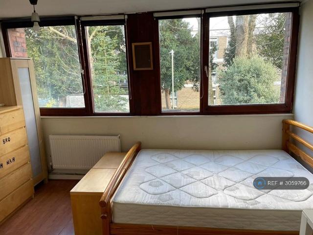 Penrith Close, London, SW15 1 bed in a house share to rent £1,199 pcm £277 pw