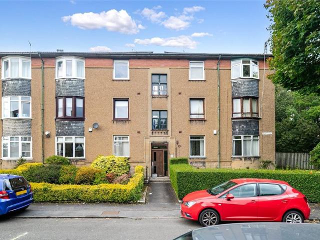 Penrith Drive, Glasgow, G12 3 bed flat to rent £1,195 pcm £276 pw