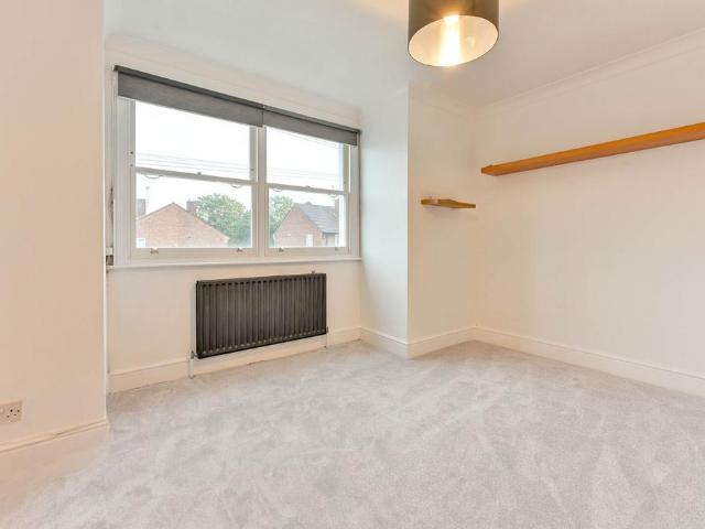 Penrith Road, New Malden, KT3 2 bed flat to rent £1,950 pcm £450 pw