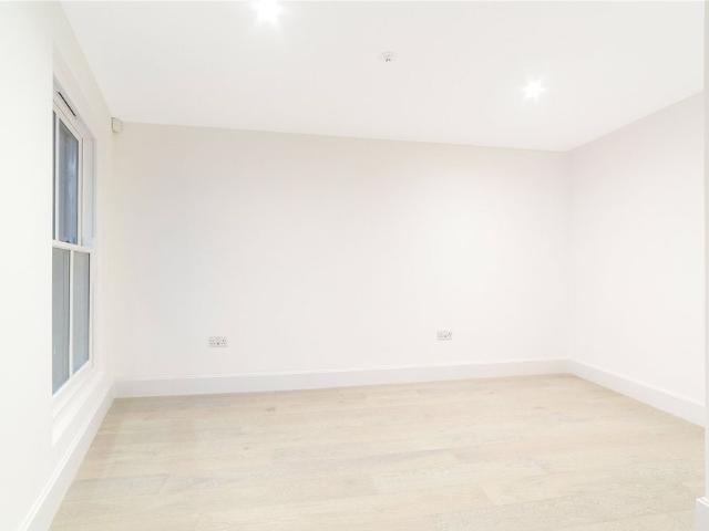 Penrose Mews, Bishops Park, SW6, London