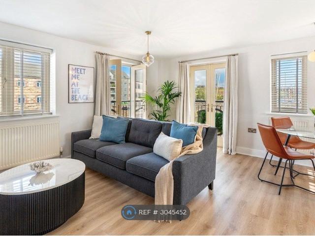 Penryn, Penryn TR10, 2 bed flat to rent, £1,600 pcm | PrimeLocation