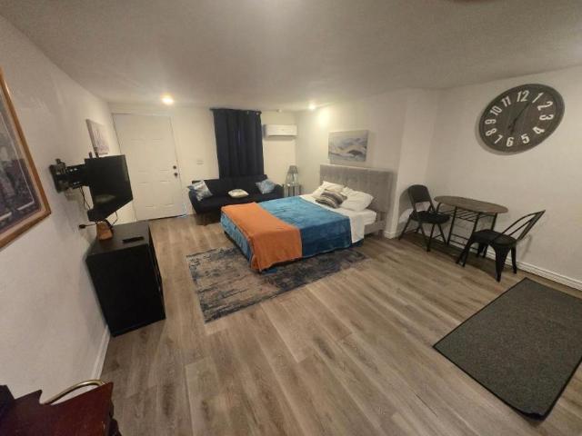 Pensacola FL 32501 105989579