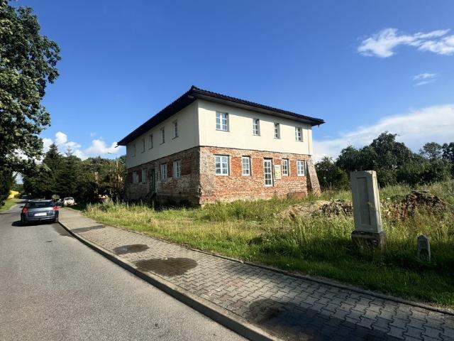 Pensjonat w Gwizynie 416 m2, blisko jeziora, potencjał inwestycyjny