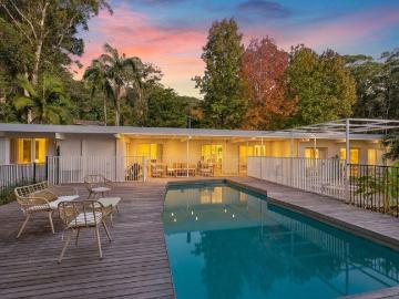 Peace and privacy on expansive Erina acreage