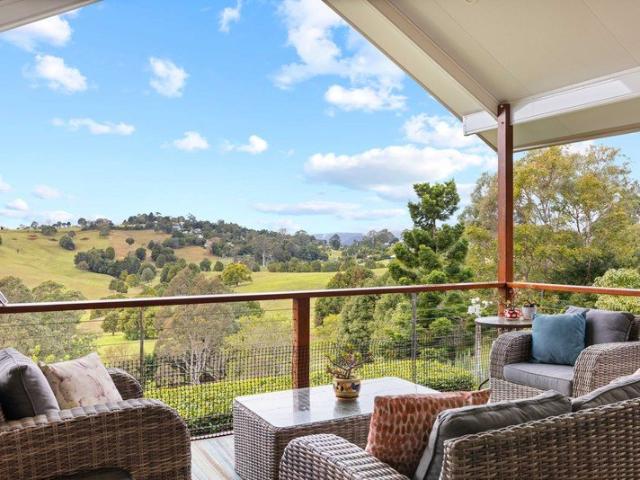 Peace, Privacy & Picture Perfect Beechmont Living