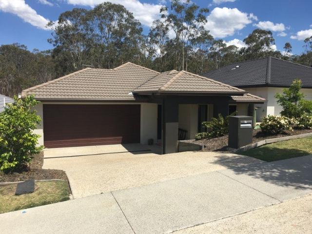PEACE & QUIET 4 BEDROOM HOUSE WITH BUSH OUTLOOK