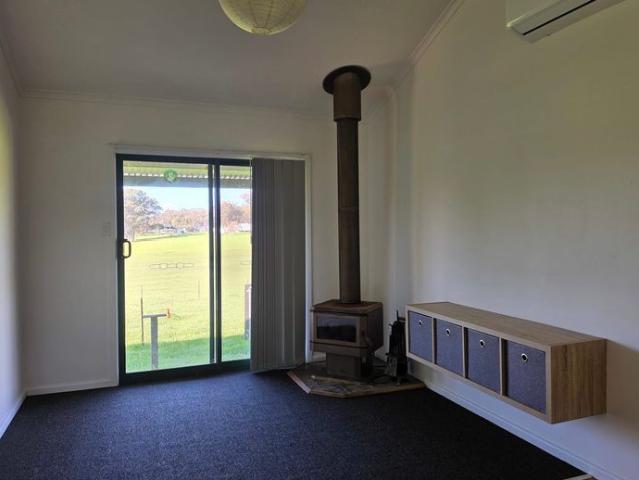 Peaceful 1 Bedroom Unit Just Minutes from Town