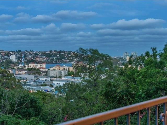 Peaceful 2 Bedroom Apartment in the Heart of Bowen Hills
