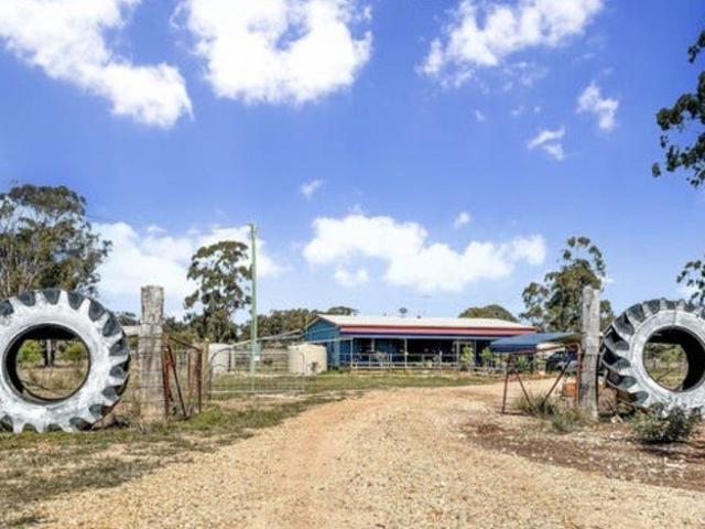 Peaceful 30 Acre Lifestyle Property with Space, Privacy and Endless Potential