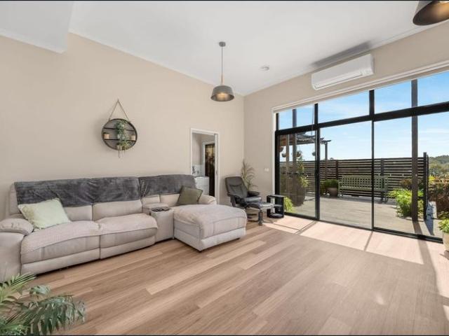 Peaceful Three Bedroom Townhouse with Nature Reserve Views