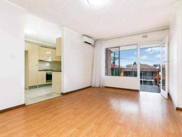 Peaceful Top Floor Apartment with Modern Comforts