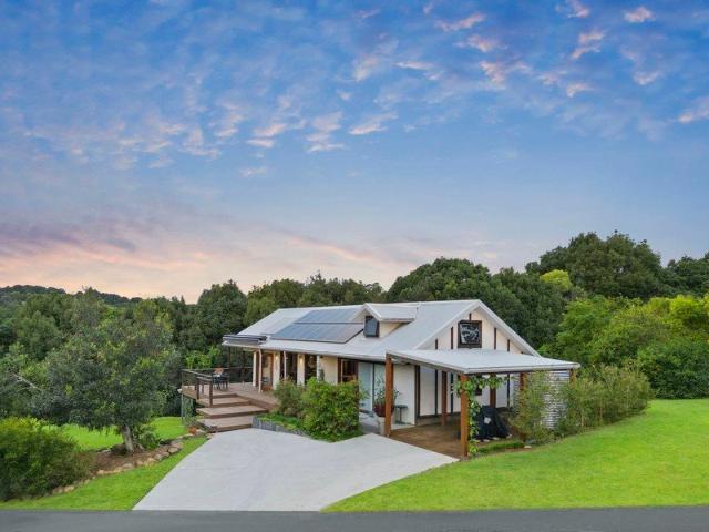 Peaceful Treetop Retreat in Currumbin Valley's Ecovillage