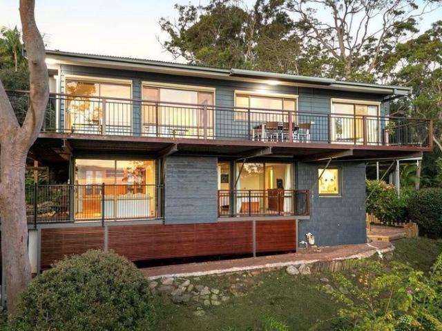 Peaceful Treetop Retreat with Pittwater Views