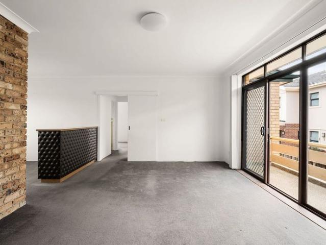 Peaceful Two Bedroom Unit in Prime Location