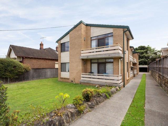 Peaceful Two Bedroom Unit in Prime Location