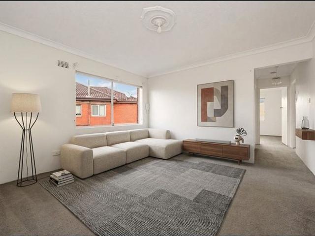 Peaceful Two Bedroom Apartment in Boutique Cul de Sac Setting