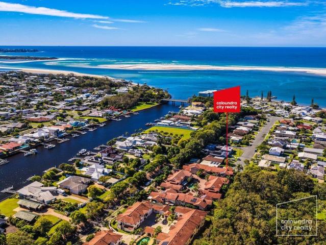 Peaceful Unit Living with Private Reserve Outlook